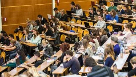 Les alternatives à Parcoursup : les avantages des admissions Hors Parcoursup