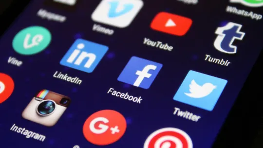 réseaux sociaux