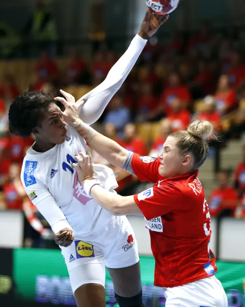 Aissatou Kouyaté (Bachelor Online – Equipe de France Féminine de Handball)